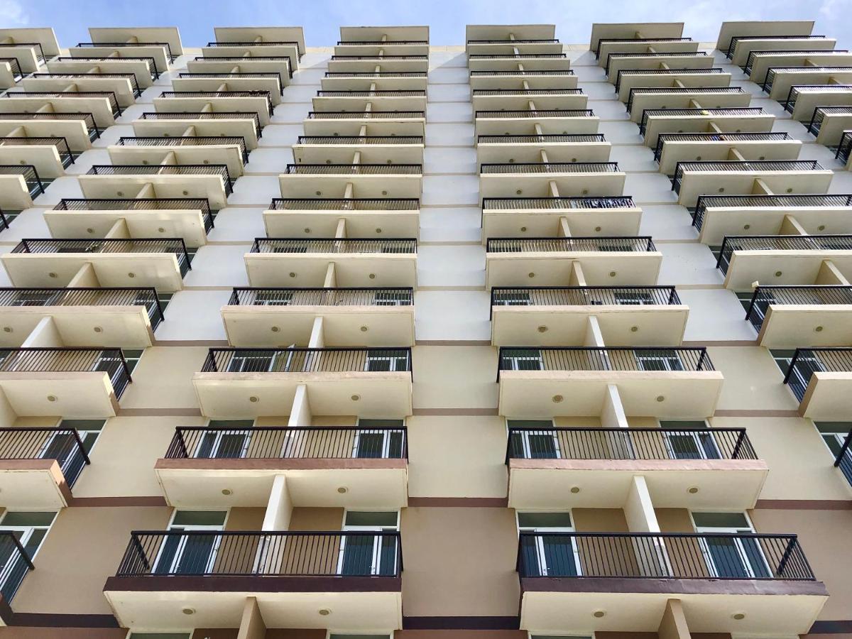 Condo W/ Balcony Near Mactan International Airport Lapu-Lapu City Exterior photo